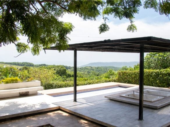 patio con piscina de cabaña campestre Tubará