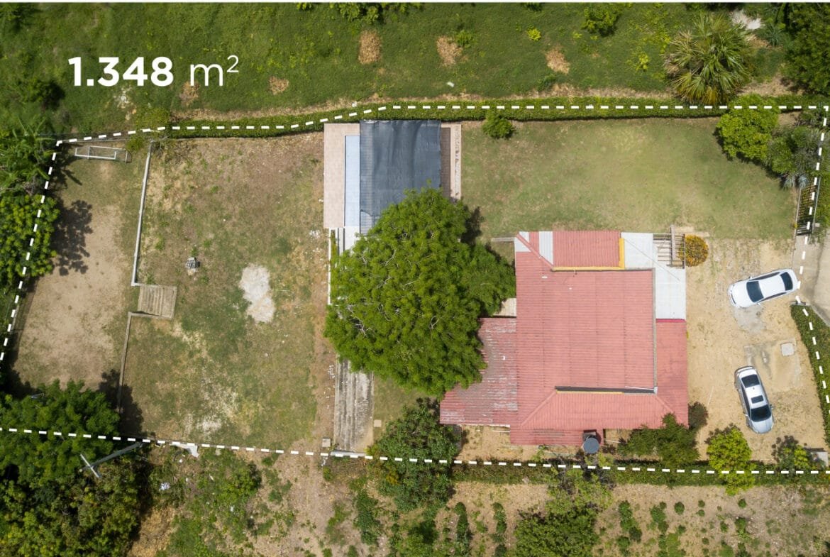 metraje total del terreno de la cabaña campestre