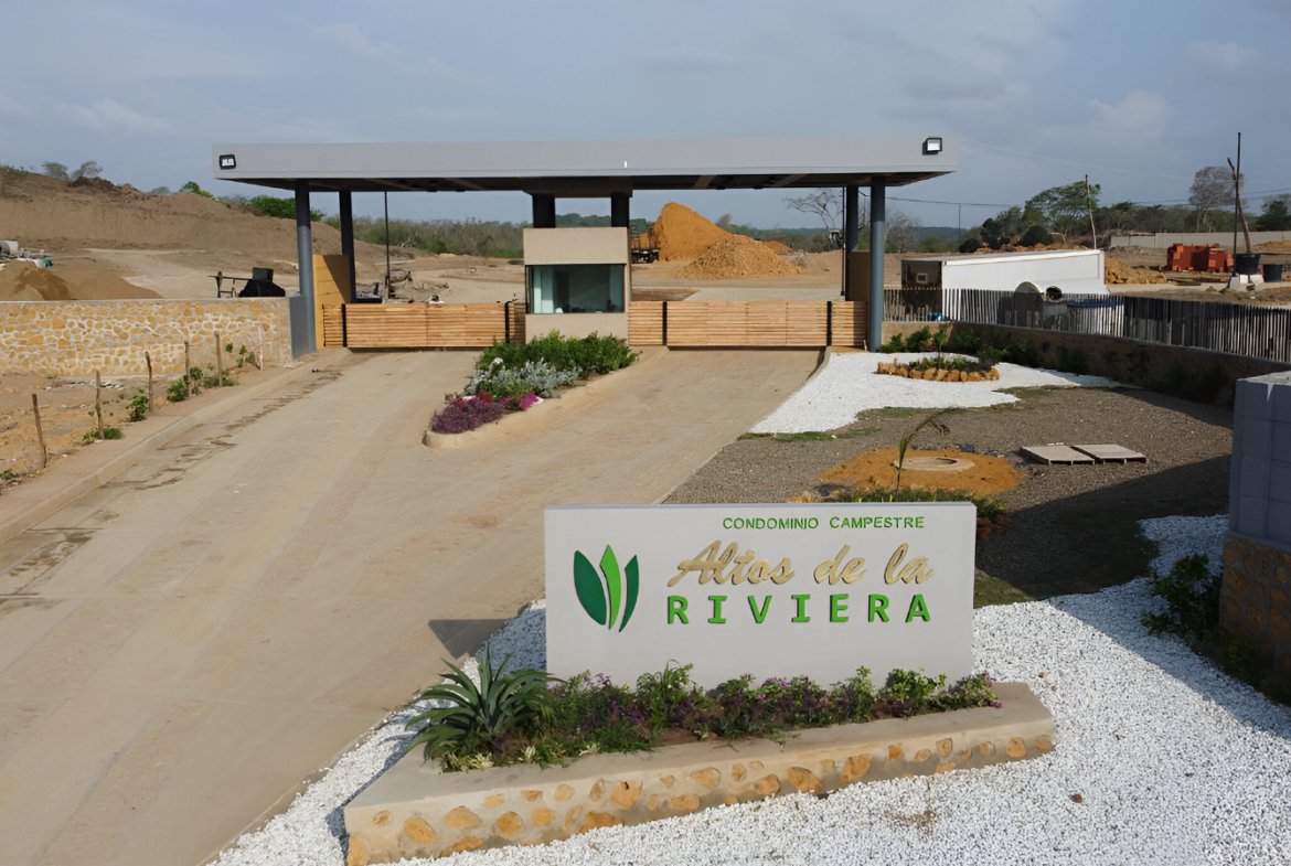 Lote en altos de la riviera
