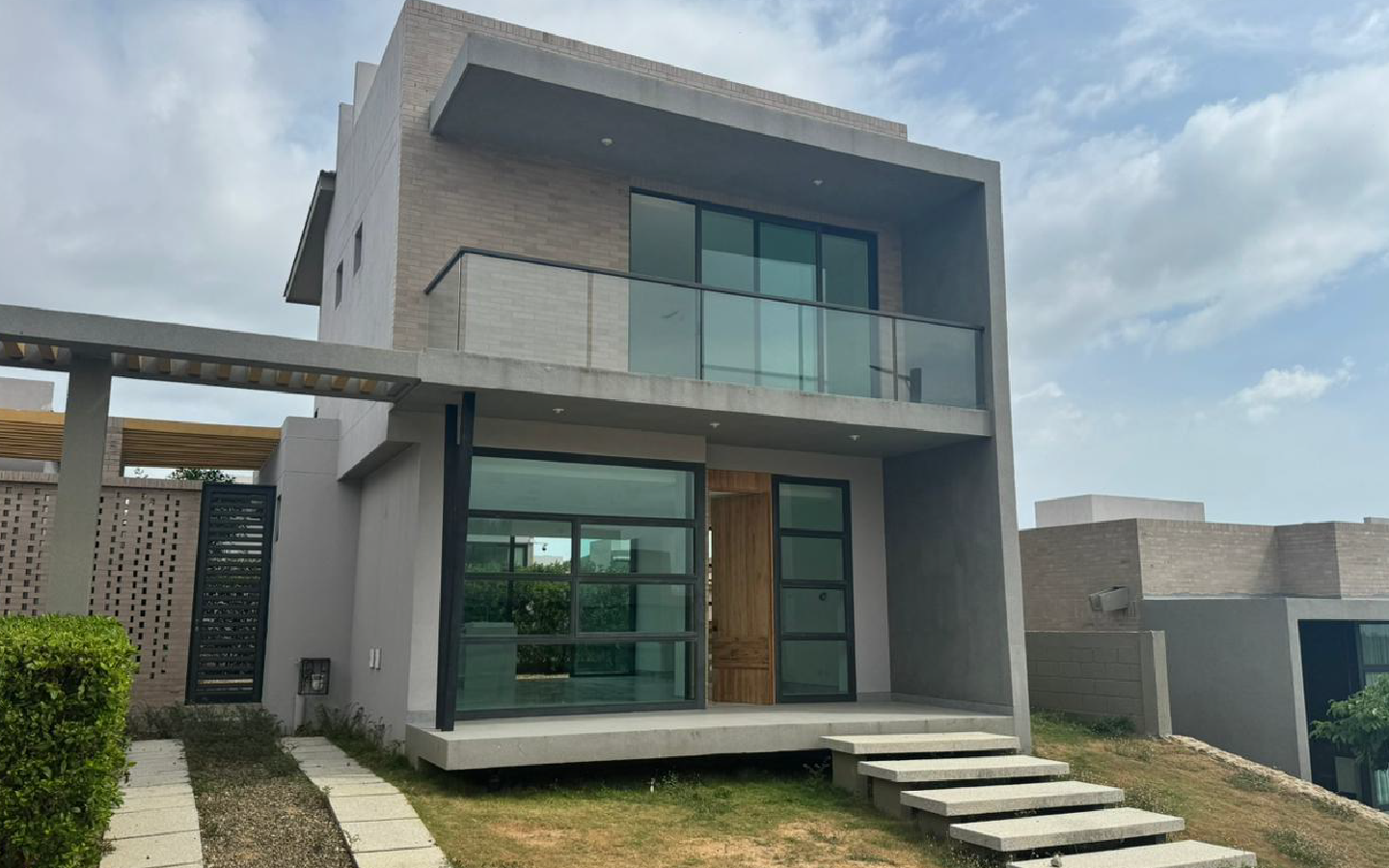 Casa campestre de 2 pisos Condominio Riviera del mar
