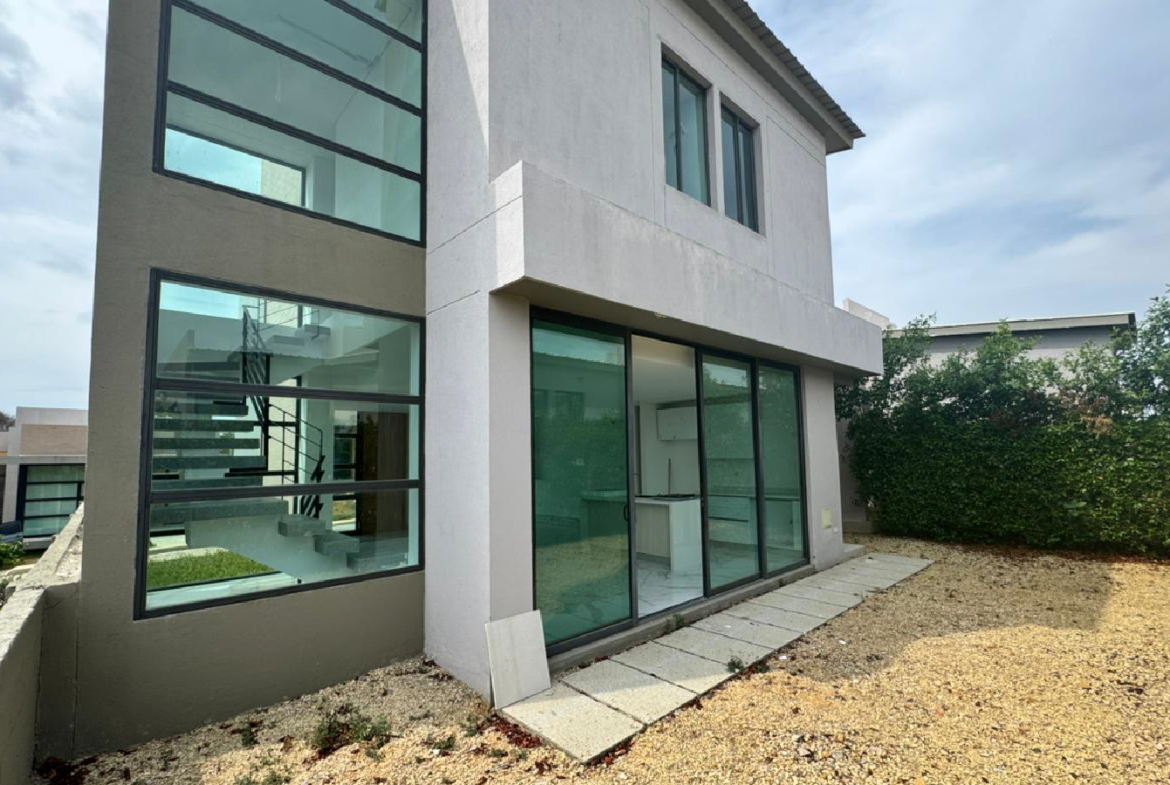 Casa campestre de 2 pisos Condominio Riviera del mar